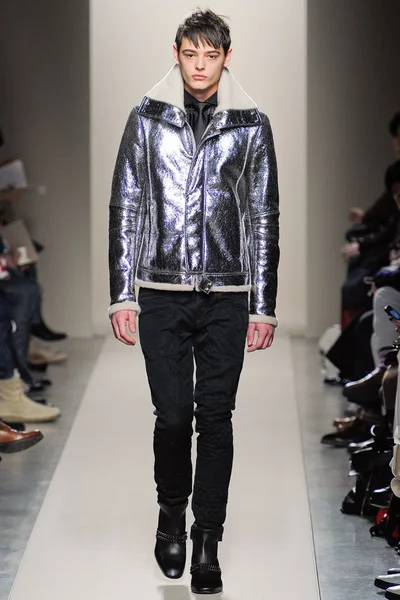 Look 28